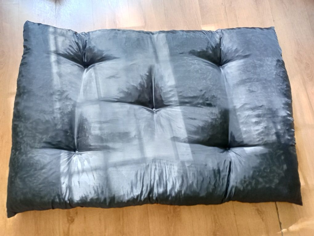 Wygodne poduszki ogrodowe pikowane na meble z palet 120x80 i 120x40