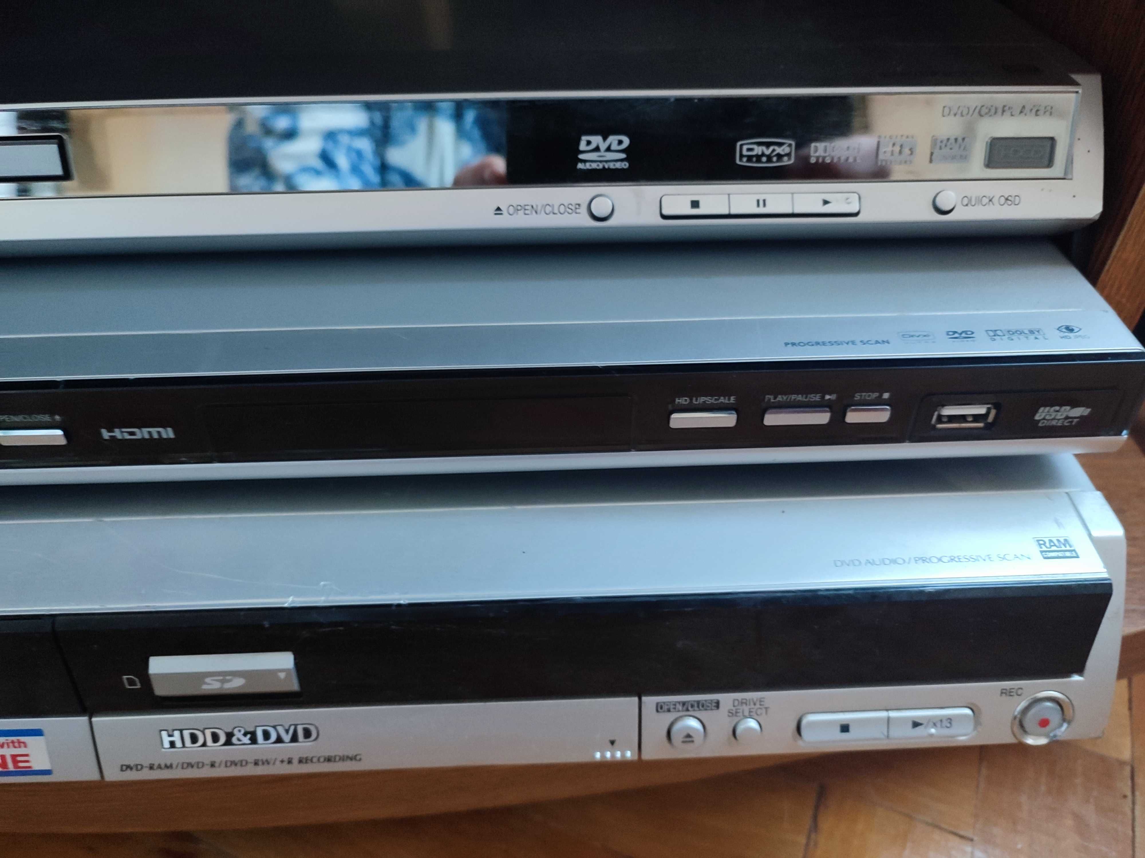 Відеомагнітофон DVD програвач VHS HDD combo box