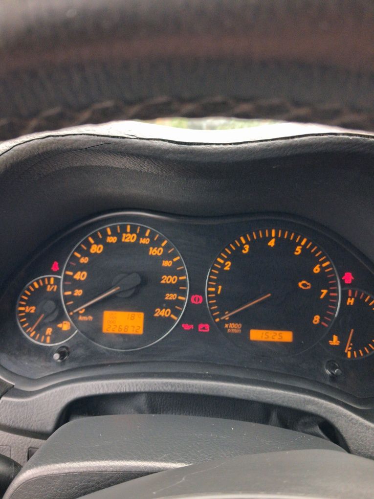 Toyota avensis 1.8 benz  kombi 2004r