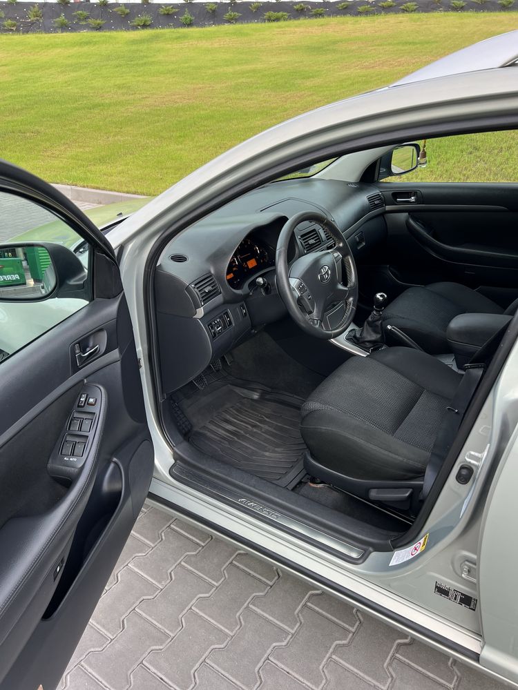 Toyota Avensis 2.2 D4D 177л.с. Турбо-Дизель Рестайлінг Тойота Авенсіс