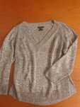 Elegancki sweter Massimo Dutti rozmiar M, błyszczący, dekolt V