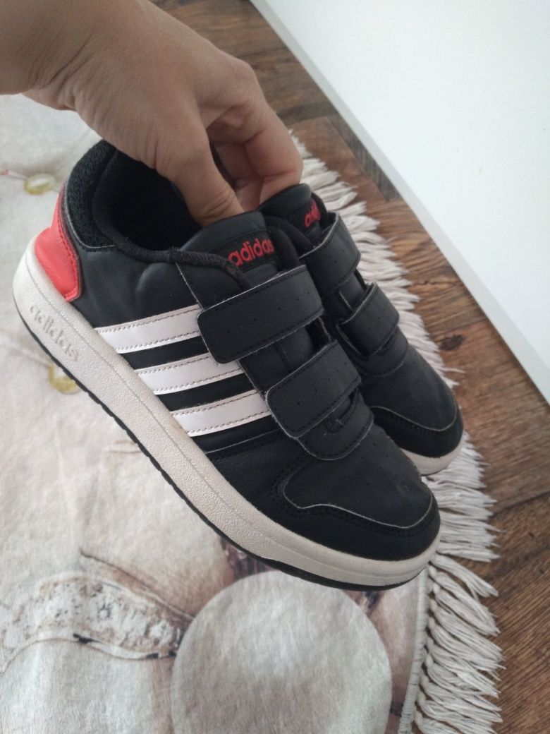 Chłopięce buty adidas na rzepy 34