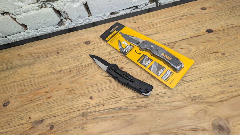 Ніж складний DeWalt DWHT10911 з США Оригінал