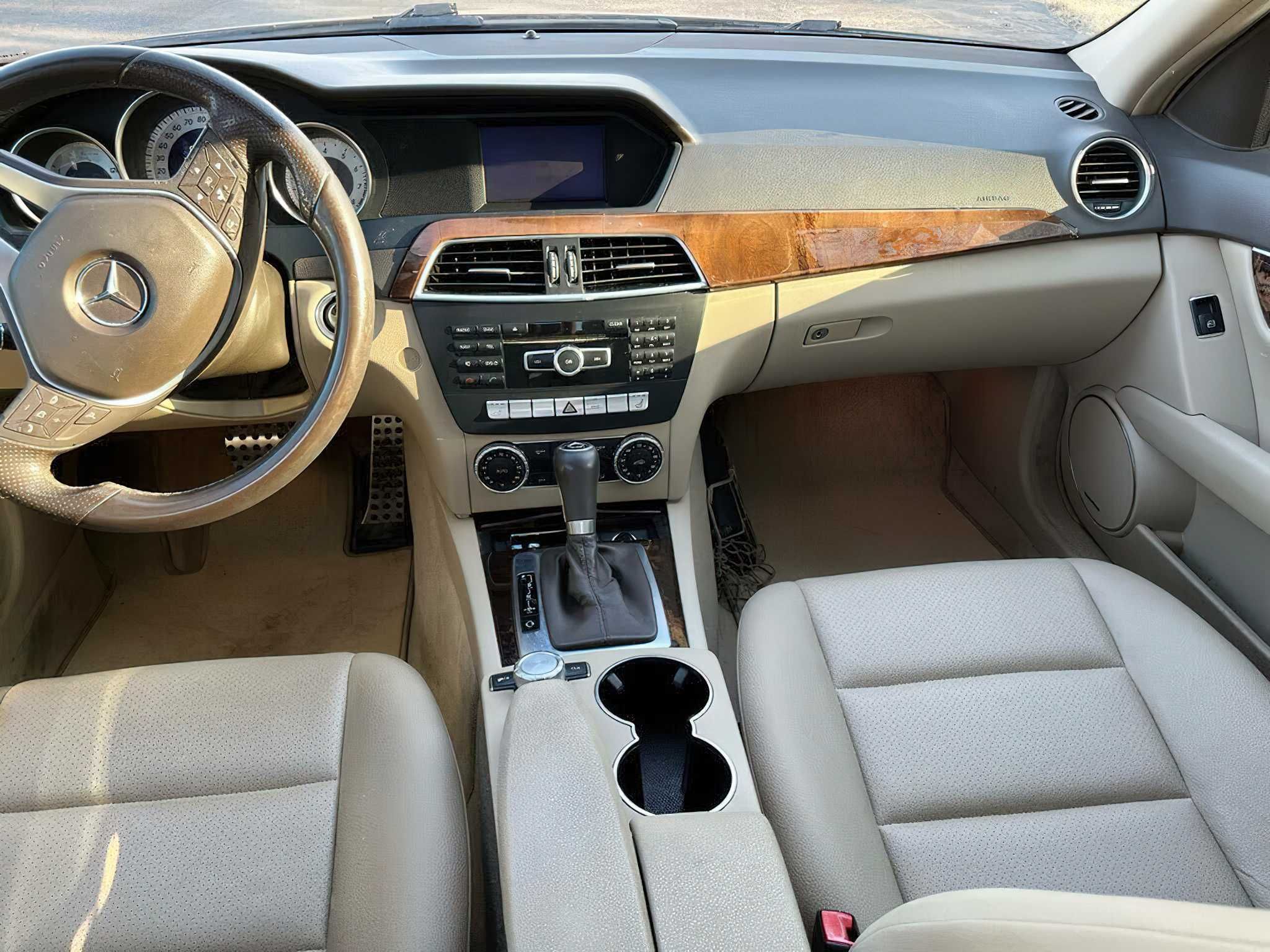 Mercedes-Benz C 300 Luxury 2013