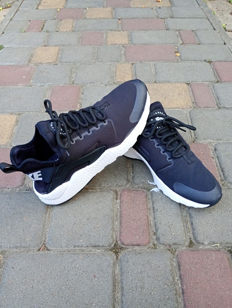 Кросівки Nike Air Huarache Run Utra Black 41 / 42