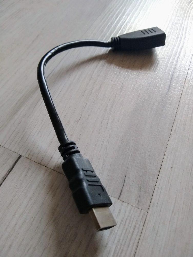 Adapter HDMI wtyk gniazdo przejściówka