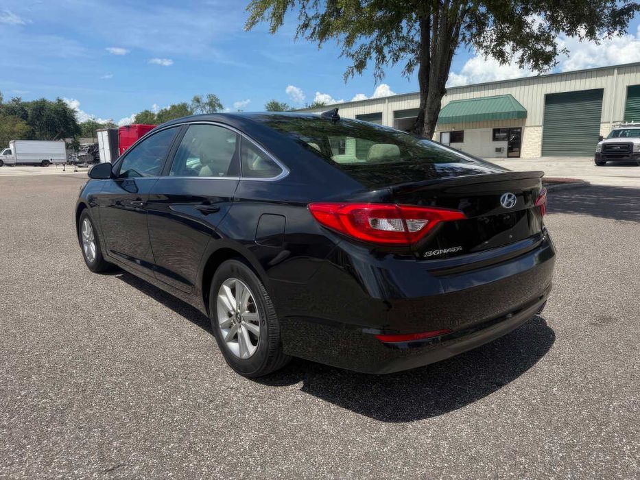 Hyundai Sonata SE      2017