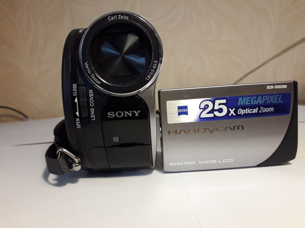 Продам камеру Sony DSR-DVD 308E