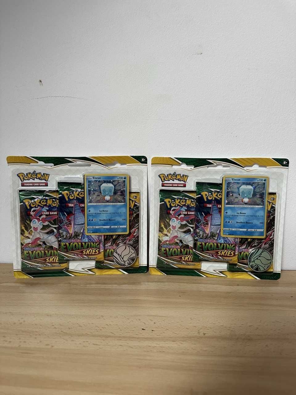 Pokemon TCG Evolving Skies Eiscue 3-Pack Blister