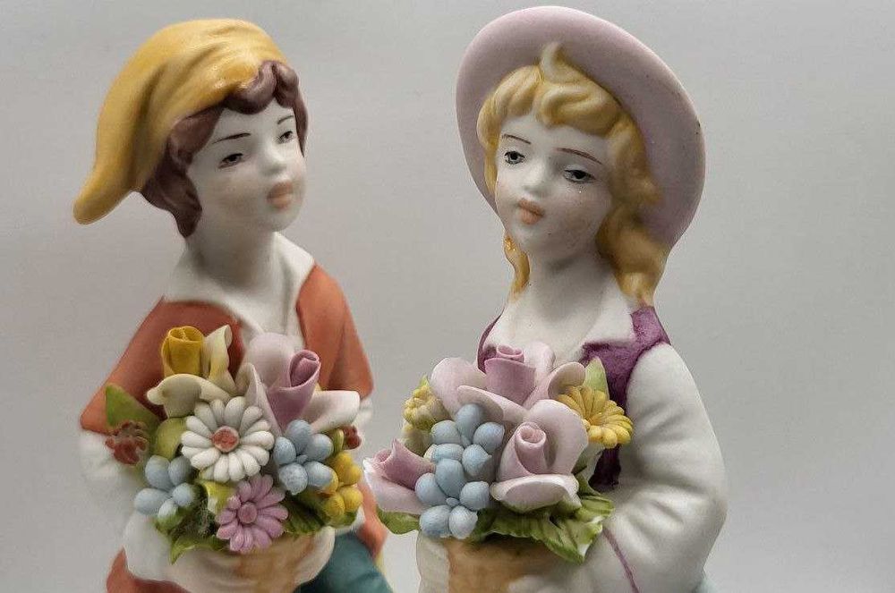 Статуетки MARCOLIN CAPODIMONTE. Пара з букетом КАПОДИМОНТЕ Італія 60рр