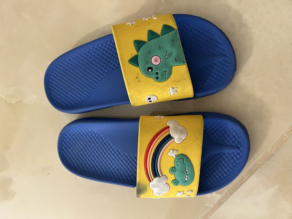 Klapki 32/33 niebieskie chlopiece