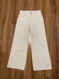 Белые женские джинсы Pull&Bear размер40 подойдет на L