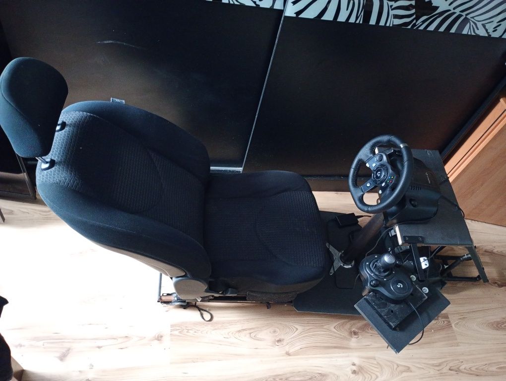 Siedzenie pod kierownice+ Kompletna kierownica Logitech G920