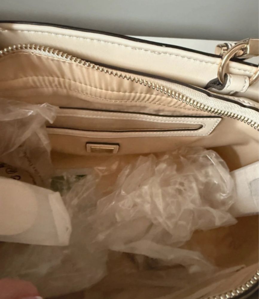 Nowa beżowa torebka guess kuferek bezowa shopper torba