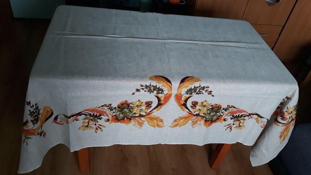 Obrus lniany nowy z prl z metką 142x142
