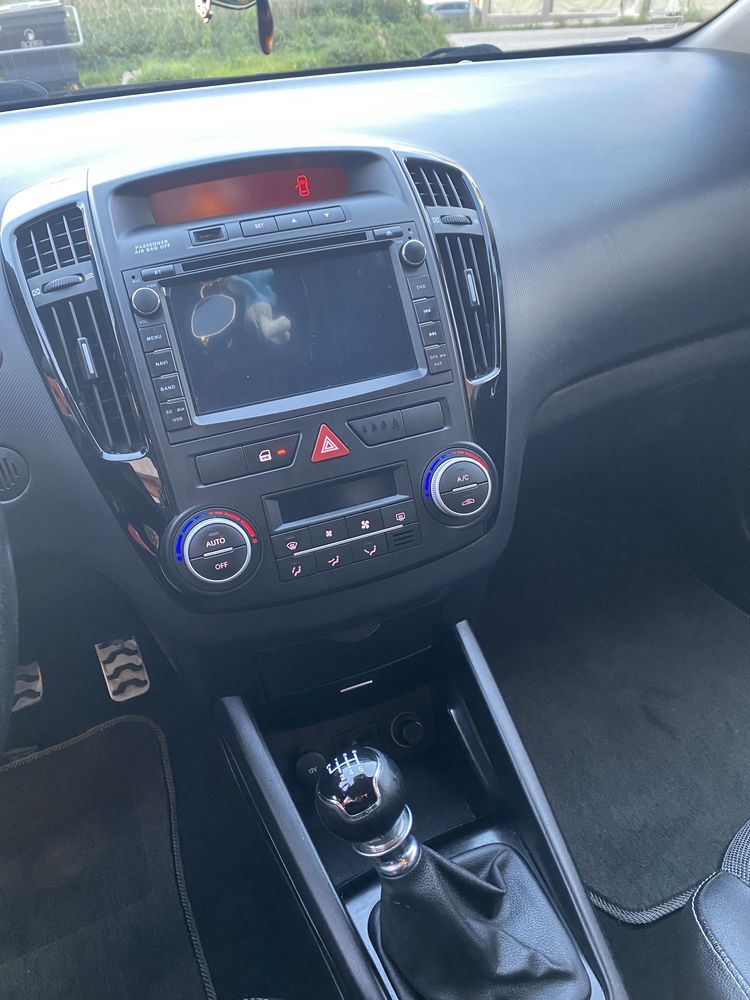 Kia ceed Scoupe 2011