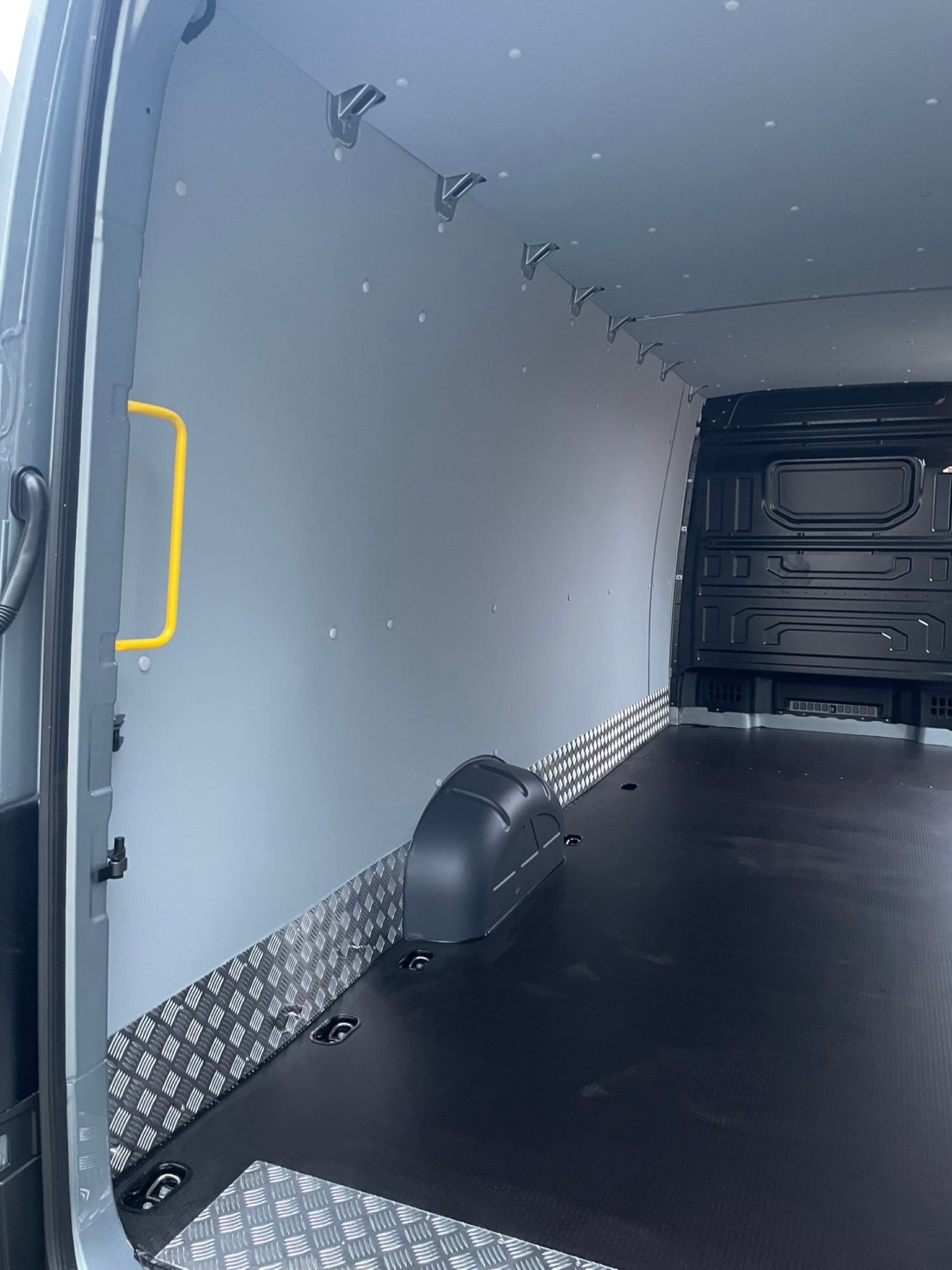 Zabudowa bus furgon blaszak sklejka SPRINTER DUCATO IVECO CRAFTER OPEL