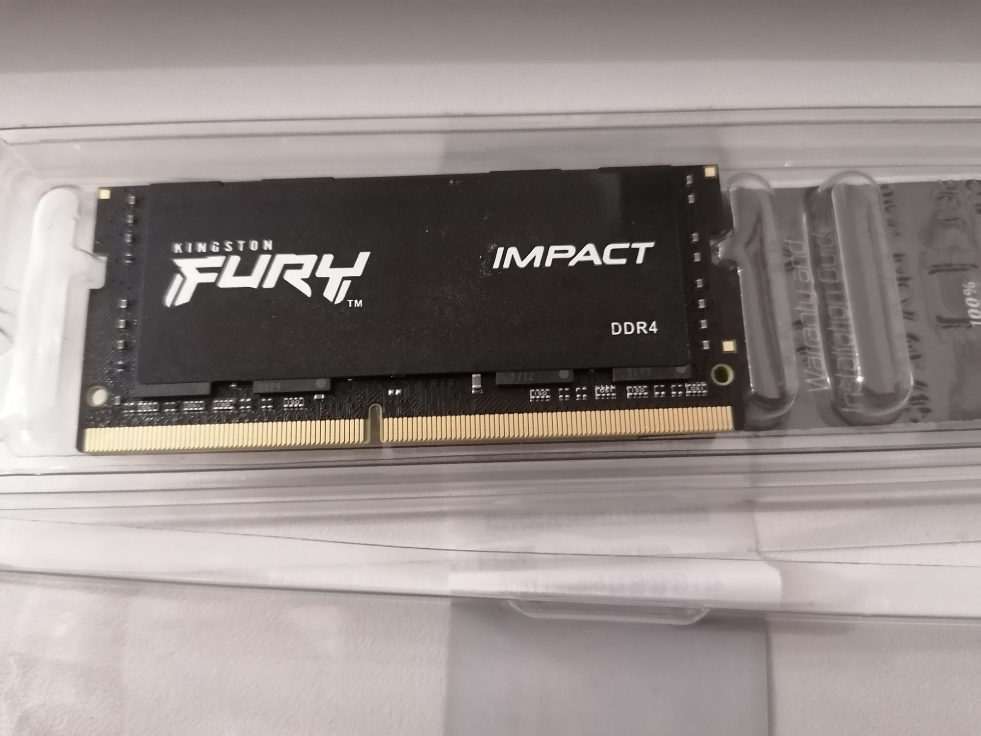 Memória RAM 16GB DDR4 Kingston Fury