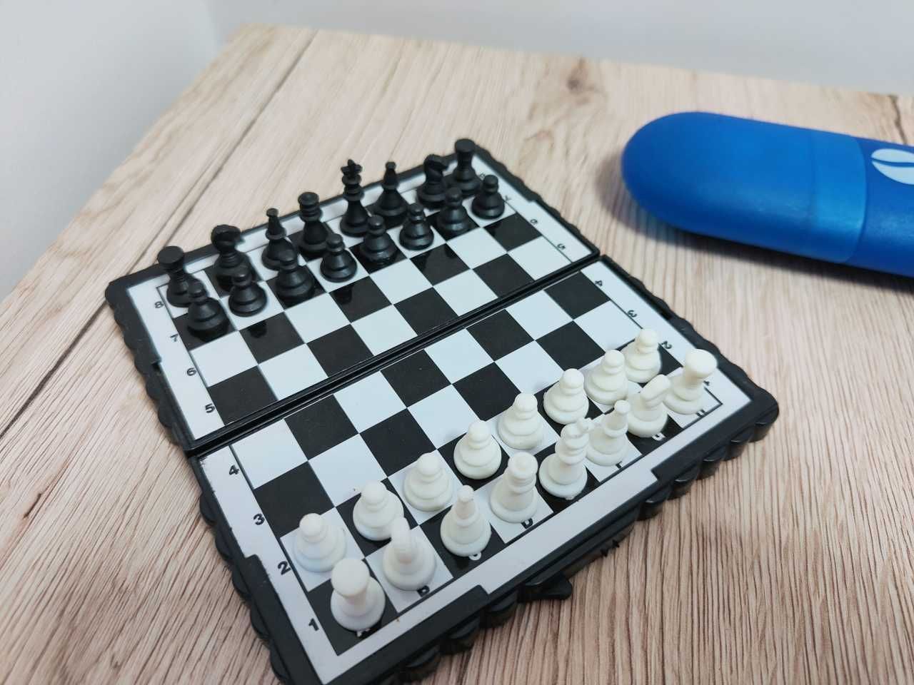 Zestaw gier podróżnych szachy magnetyczne + karty do gry