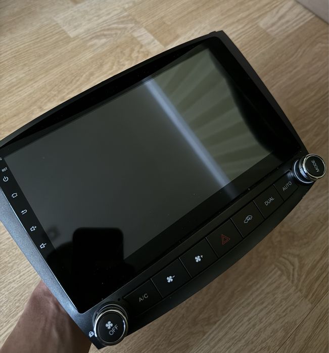 Продам сенсорную магнитолу 2.5d IPS
