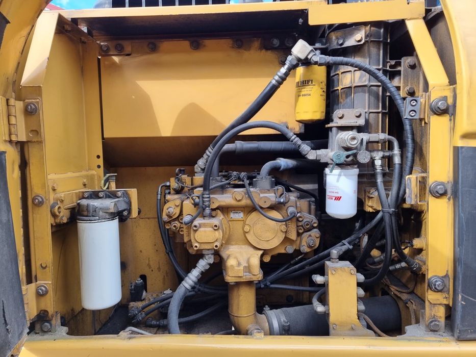 Продам экскаватор Caterpillar 320 D , 2013 года