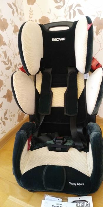 Автокрісло дитяче Recaro Young Sport