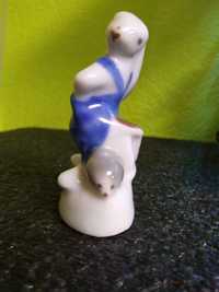 Фигура фарфор статуэтка миниатюра Городница заяц и еж заяц