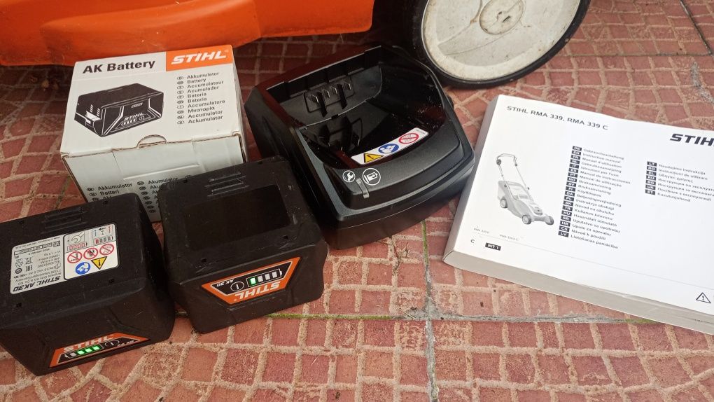 Kosiarka akumulatorowa 1,2kW Stihl RMA 339C zestaw + 2 aku jak nowa
