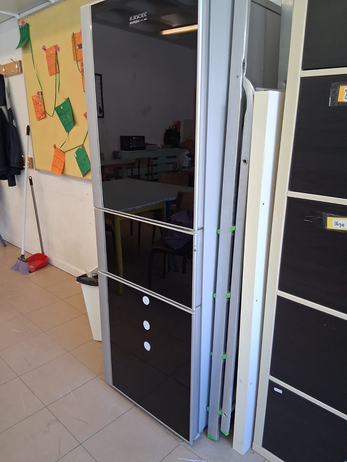Frigorífico Jocel Espelhado A+ | Quase Novo – 200€
