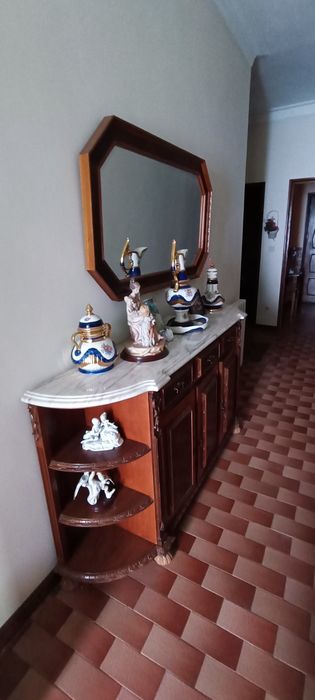 Vários Móveis em madeira