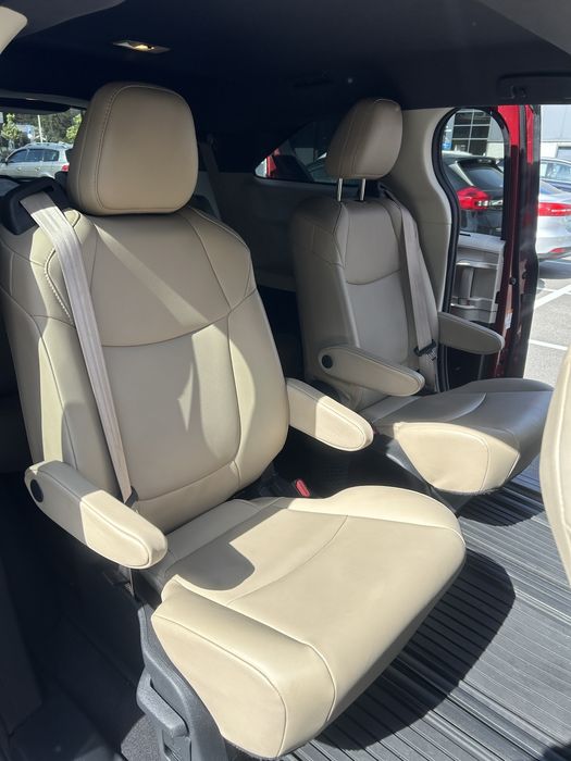 Трансфер таксі до аеропорту Варшава, Краків,.