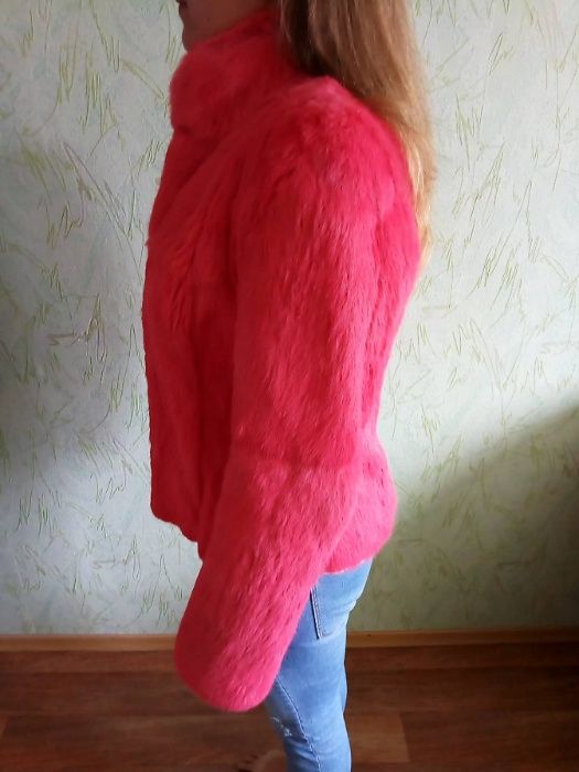 Полушубок розовый из крашеного кролика для девушки 15-30 лет