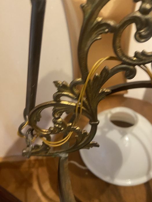 Antyczna mosiężna lampa