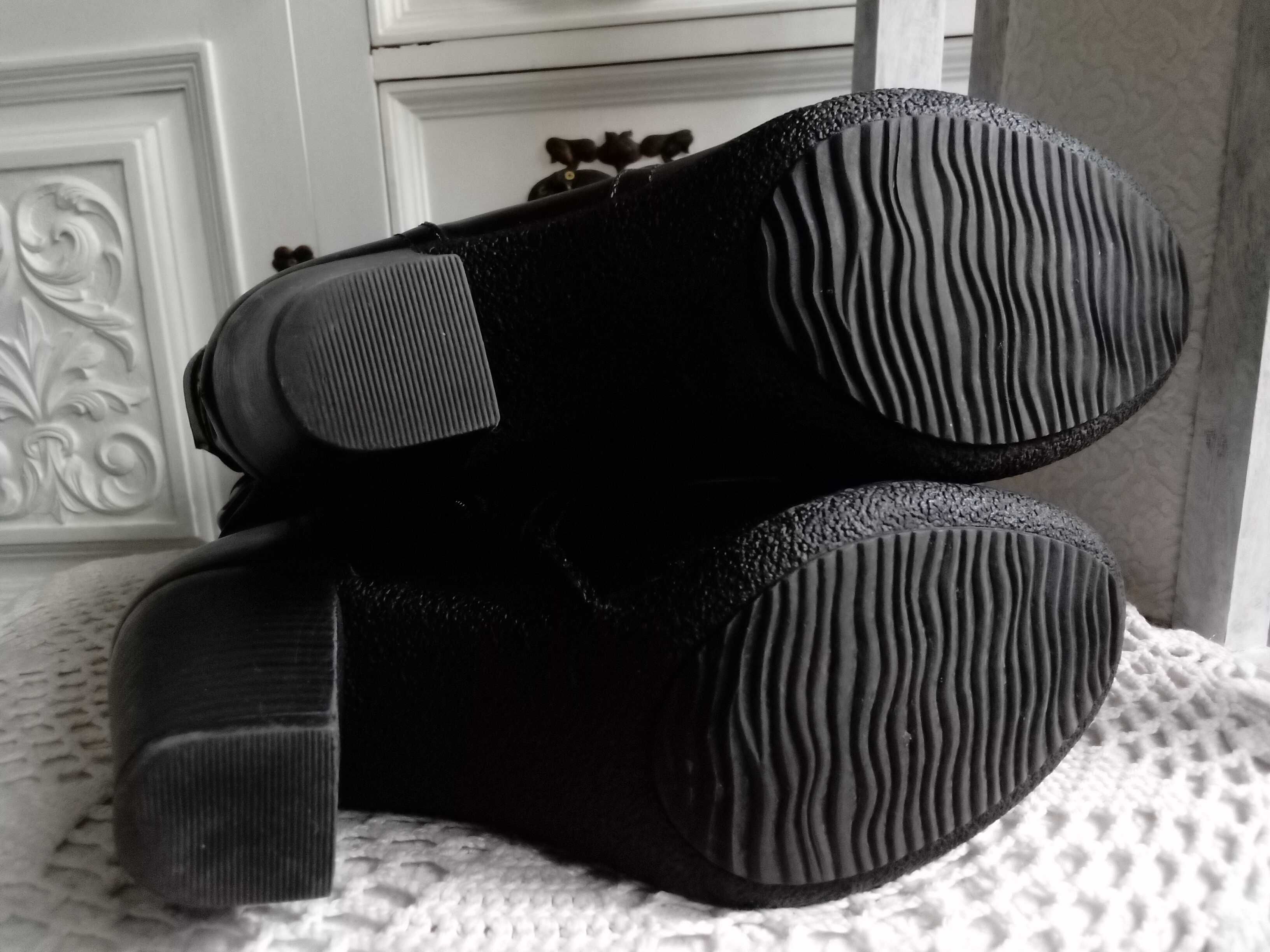 Buty PAVERS zimowe kozaki damskie ocieplane 37 czarne
