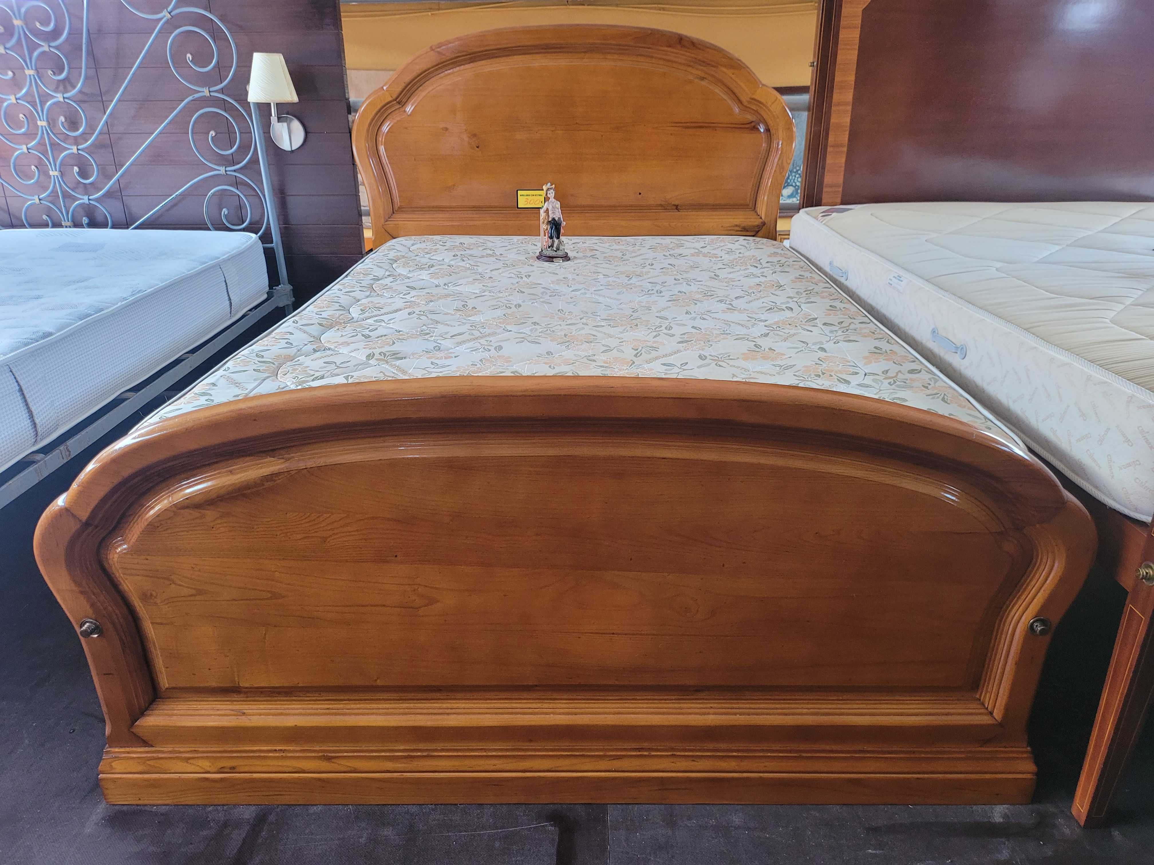 Cama em madeira maciça com estrado e colchão - Mu