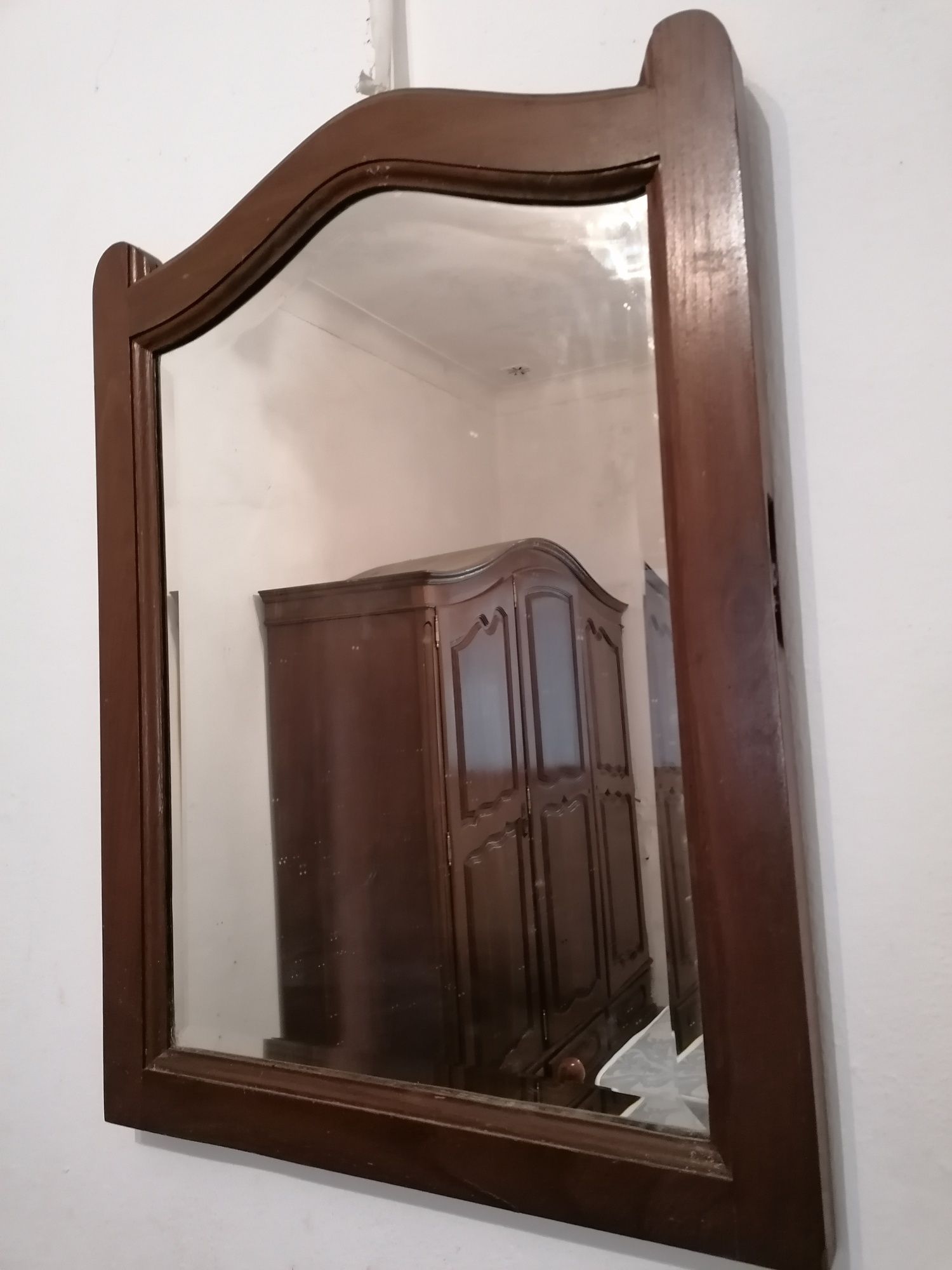Mobilia completa de quarto em madeira