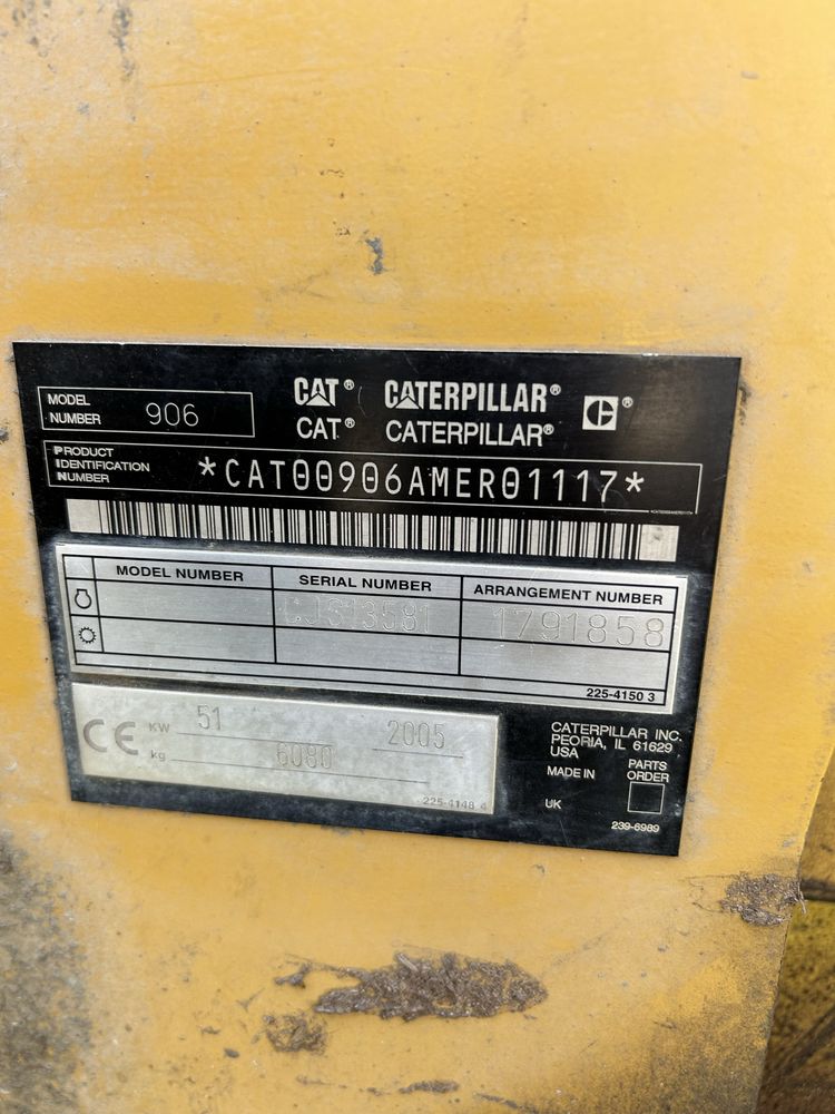 Ładowarka Cat 906 z 2005 roku