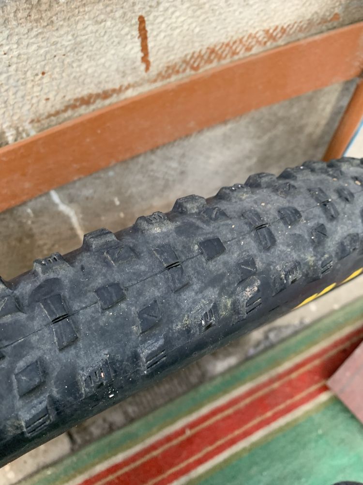 Maxxis Forecaster 27.5