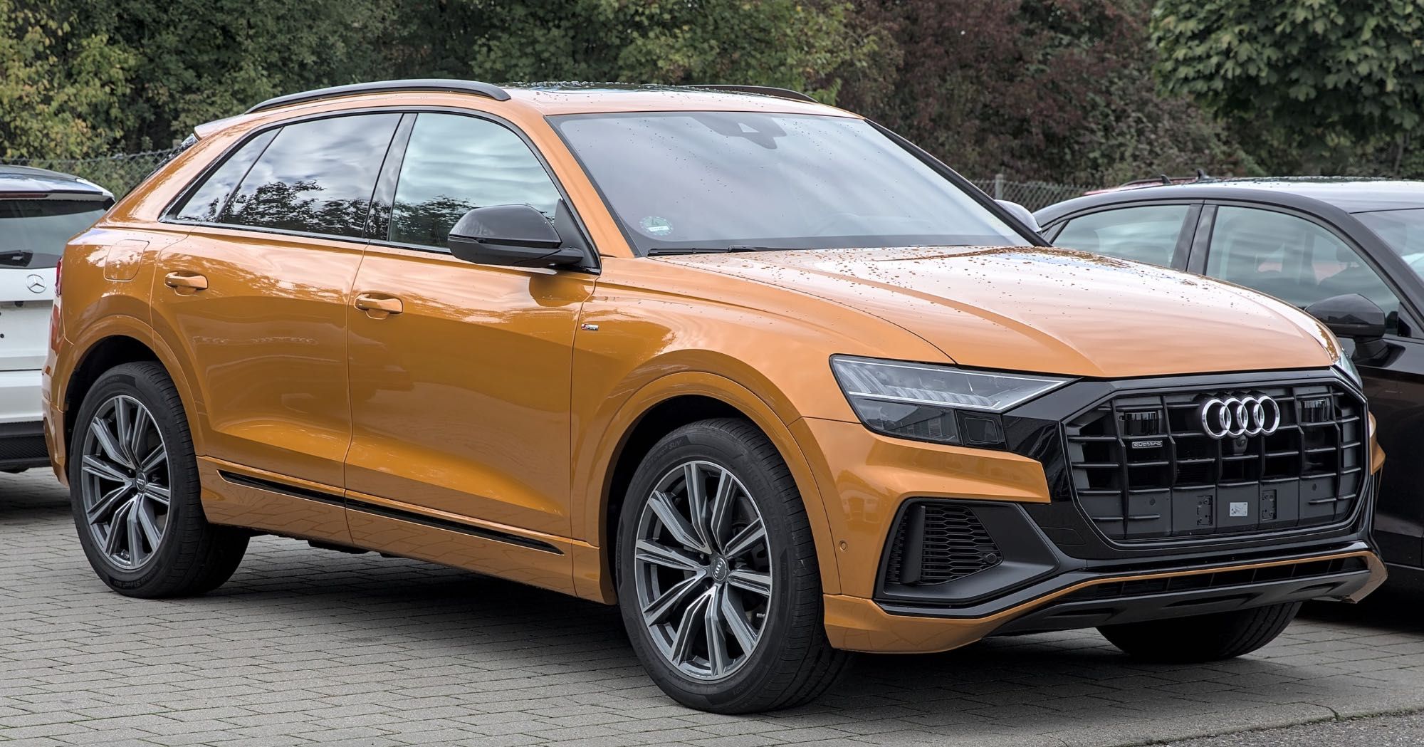 Лобове скло Audi Q8 2018- Датчик дощу Камера Ауді стекло Sekurit Зад