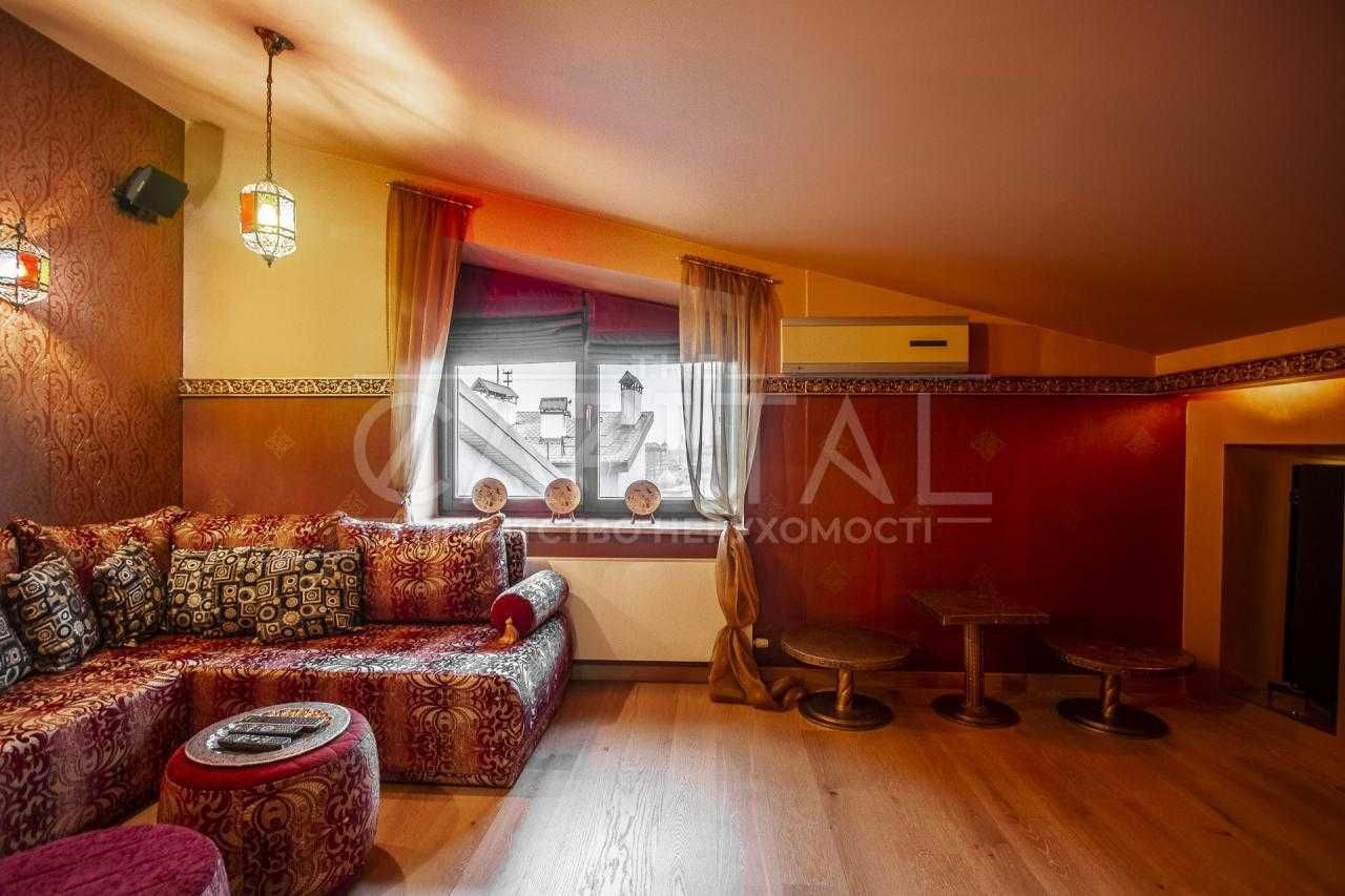 Японський пентхаус 230 м² з каміном, паркінгом і кінотеатром (Поділ)