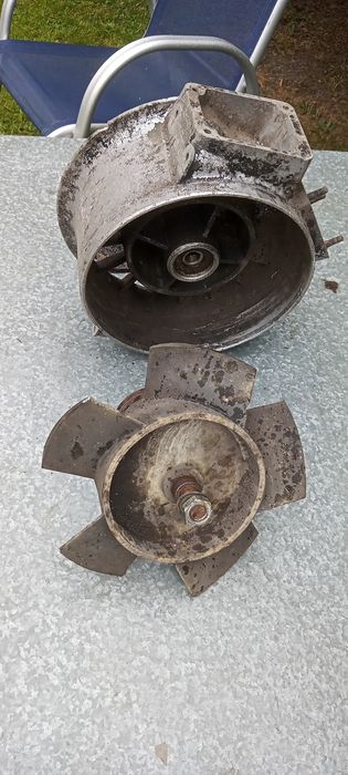 Stary mały zlew i coś jeszcze