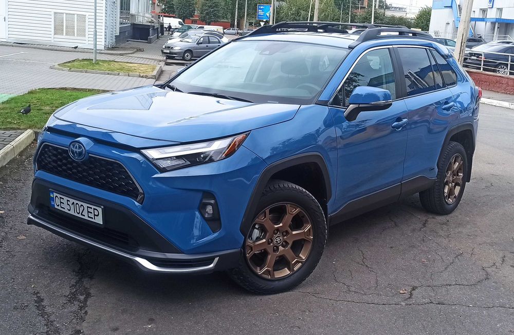 Toyota RAV4 hybrid Woodland edition