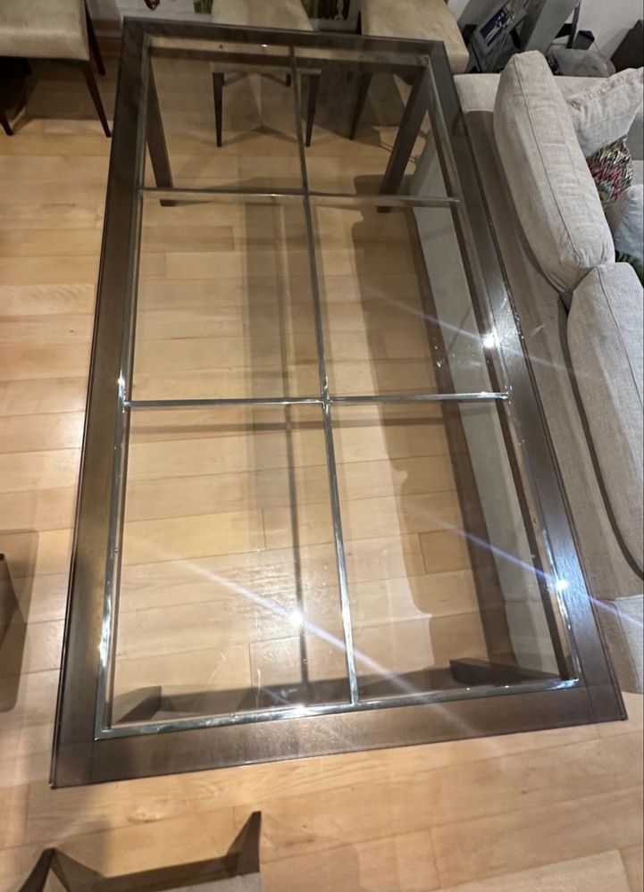Mesa de jantar + 6 cadeiras (os cadeiroes não estão para venda)