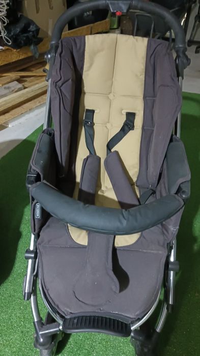 Vendo carrinho de bebe e acessórios