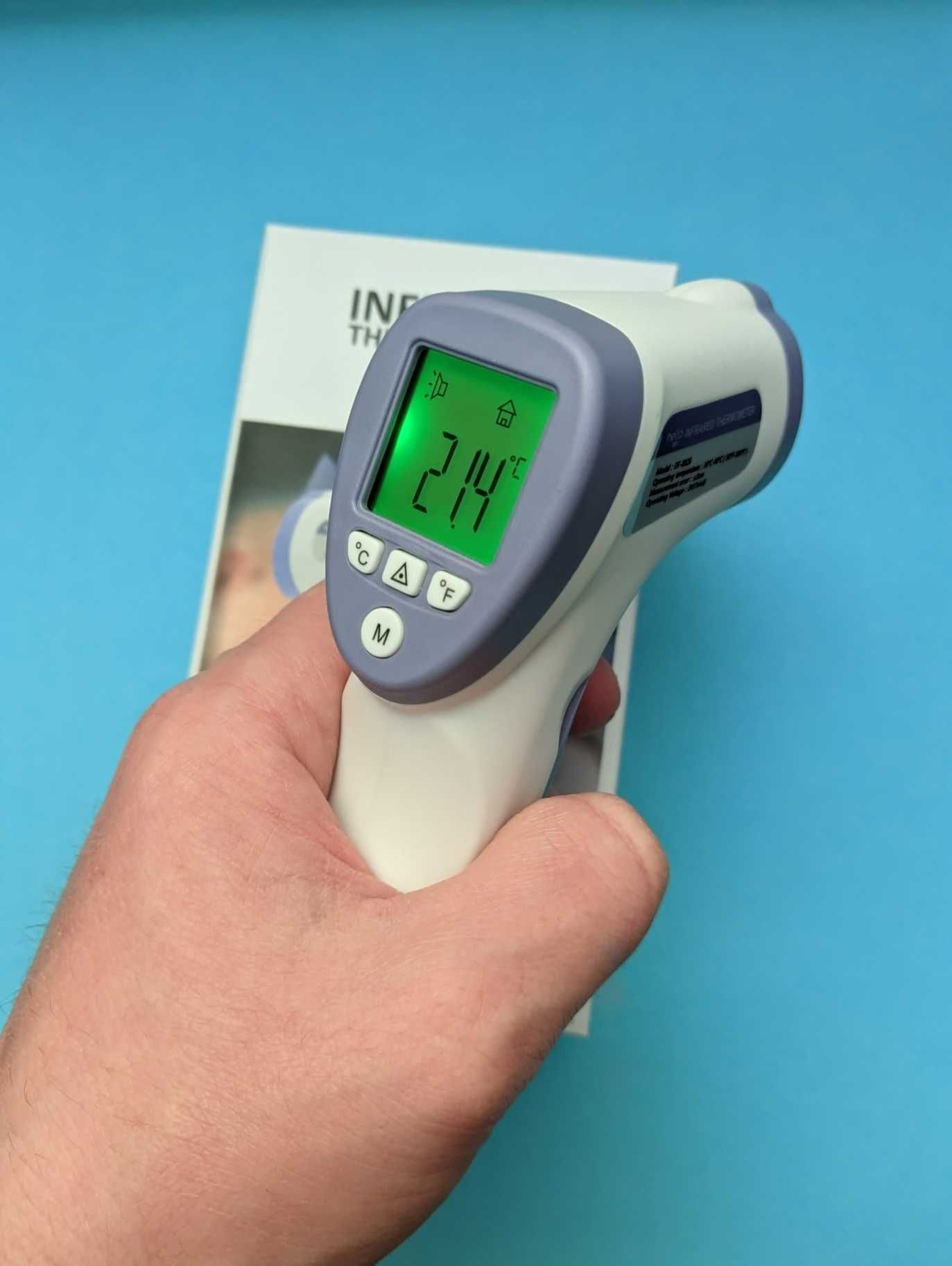 Бесконтактный электронный термометр для измерения температуры тела