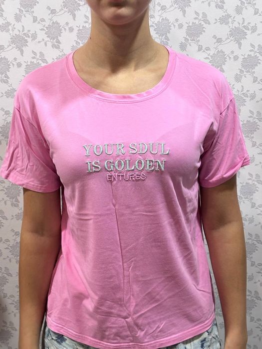 Футболка рожева з принтом