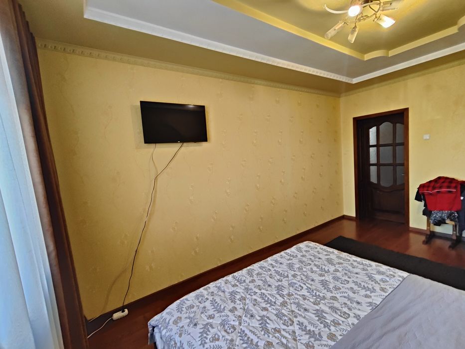 Продається двоповерховий будинок у місті васильків