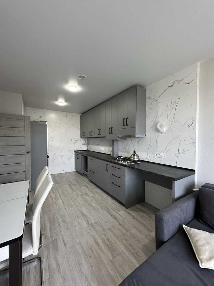 42 м.кв. Кухня 20 м.кв. ЖК «П 27» біля Центрального парку, 3/10 пов.
