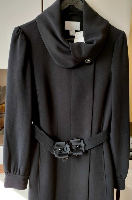 Nowy, elegancki płaszcz wiosenno/ jesienny w kolorze czarnym. Polecam.