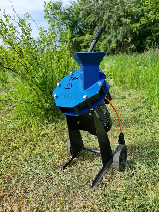 Щепоріз для гілок Ø до 5 см, однофазний, 2.2 кВт подрібнювач TRS